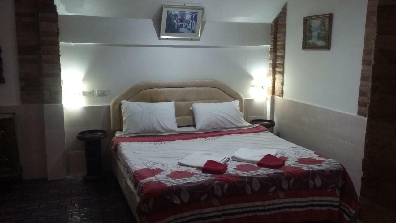 Jasmin Guest House Pattaya Exteriör bild